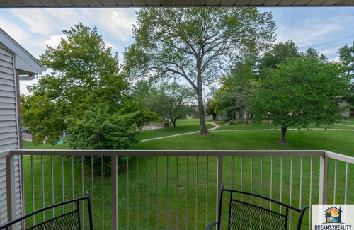 Branson House | 2BR Condo - 2 Pools - Close to the Strip - Stairs Required - FREE TICKETS INCLUDED - FHA-27