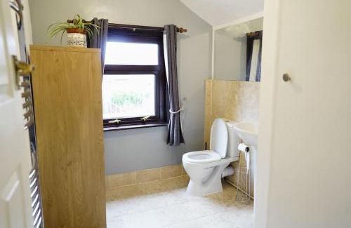 Ipswich House | 2BR Home W/en-suite toilet, Town Centre Ipswich.