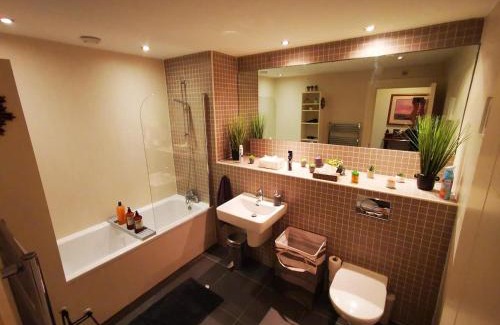 Ormeau Apartment | 2br Modern Luxury Loft Apartment