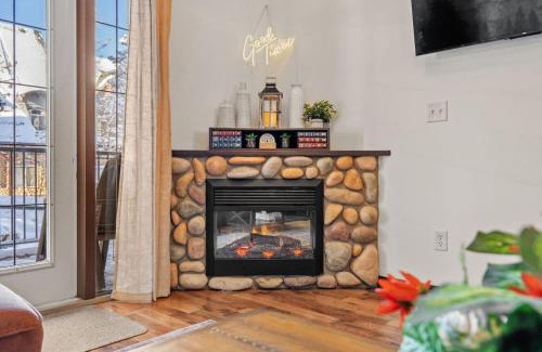 Canmore Ski Chalet | 2BR Mystic Springs Escape with BBQ, Pool, Hot tub