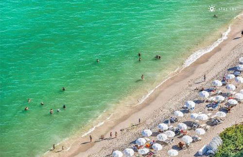 Hollywood South Central Beach Apartment | 2BR Ocean View Balcony & Pool