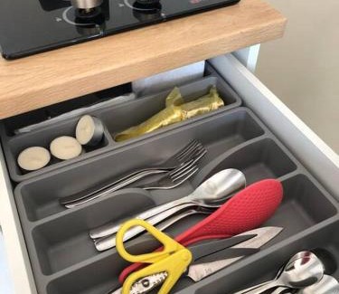 Gunung Putri Apartment | 2BR Podomoro Golf View Cimanggis with Netflix near exit Toll Jagorawi