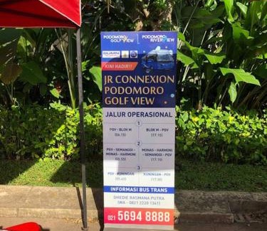 Gunung Putri Apartment | 2BR Podomoro Golf View Cimanggis with Netflix near exit Toll Jagorawi