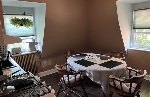 Poughkeepsie Apartment | 2Br Private Victorian Apartment in City Location on Half Acre Sleeps 5