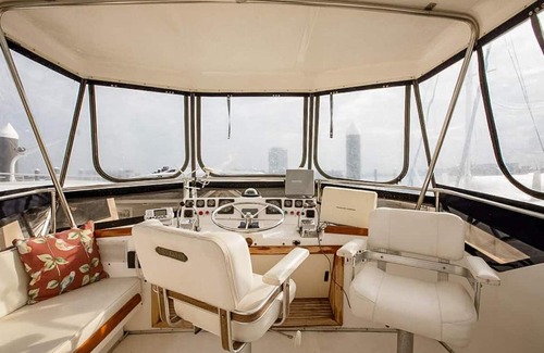 Charlestown Boat Rental | 2BR Spacious & Comfy 43' Yacht - Heat & AC - On the Freedom Trail - Best Nights Sleep