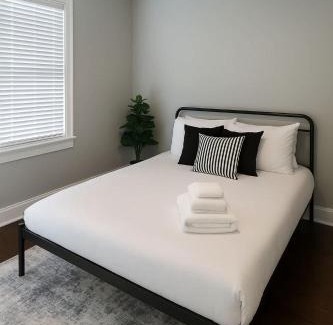 Lakeview Apartment | 2BR Stylishly Apt in Lakeview - OD 3N