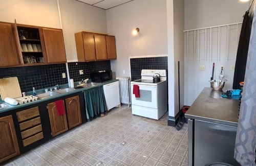 South Range Apartment | 2BR SXS Snowmobile Trail Access,Near MTU, Keweenaw, Houghton, walk to DiningBars