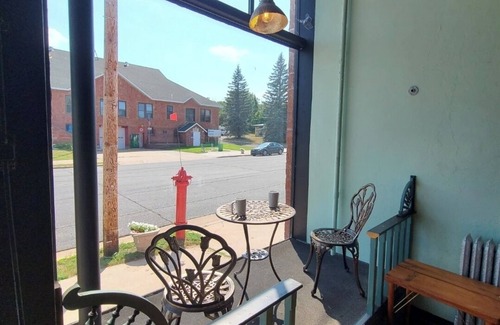 South Range Apartment | 2BR SXS Snowmobile Trail Access,Near MTU, Keweenaw, Houghton, walk to DiningBars