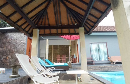 Kalibukbuk Villa | 2BR Villa ,full furnished villa, swimming pool. Near beach & big Garden