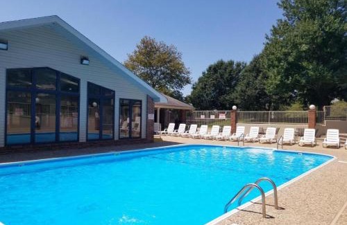 Branson House | 2BR Walk-In Condo - Near the 76 Strip - 2 Pools - FREE TICKETS INCLUDED - FHD-8