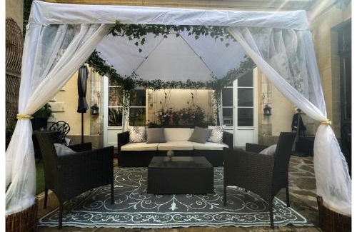 Bollee Apartment | 2eme étage privé de notre maison-Accès au jardin-Smart tv-Streaming-Wifi