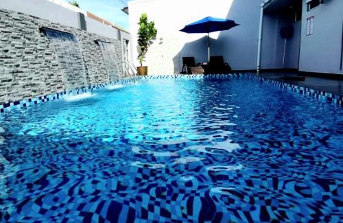 Kampung Bakau House | 2Houses with A Huge Private Pool 8 Bedrooms & 8 Bathrooms