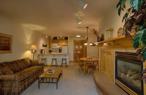 Driggs House | 2nd Level Quiet Condo with community hot tub