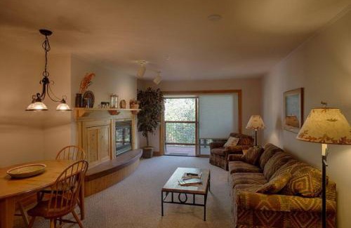 Driggs House | 2nd Level Quiet Condo with community hot tub