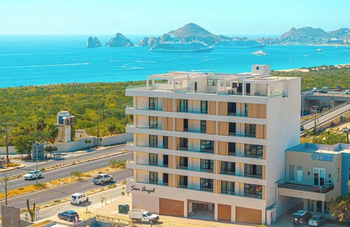 Los Cabos Apartment | 2ndFloor Sea Views & Terrace Facing the Cabo Arch