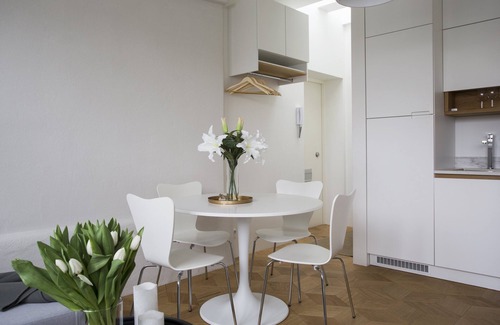 Ullanlinna Apartment | 2ndhomes Bright Ullanlinna Penthouse 1