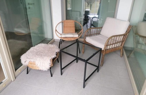 Ruzinov Apartment | 2x2x2 apartment - nový 2 izbový apartmán, 2-minúty od letiska, 2- garáže