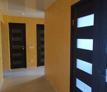 Chornomorsk Apartment | 3-кімнатна квартира в центрі