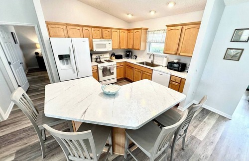 Lynnhaven House | 3/2 in The Village of Lynnhaven