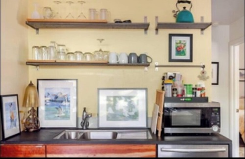 Dawson House | 3/2 Mod Hideaway, Laid-back Loft. ACL/S Congress/Downtown. Dog-Friendly