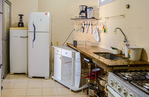 Algodoal Apartment | 3-B Ap in Condo W/pool, 600m From the Beach Cee202