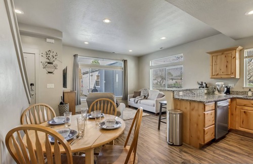 Layton House | 3 Bed 2 Bath King Beds With Smoker Grill