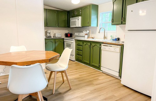 Wise House | 3 Bed, 2 Bath, Private Dock - The Perfect Hideaway