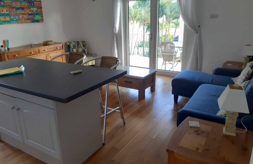 Derricks House | 3 bed 3 bath villa on the west coast