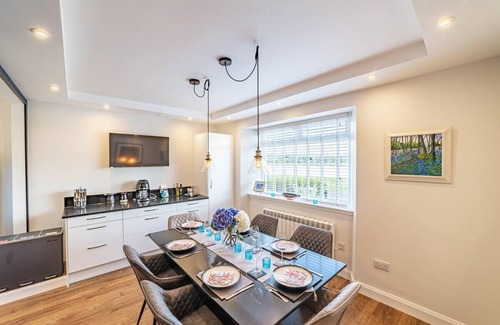 Bankend Cottage | 3 Bed Cottage-Sleeps 6-Garden-Free Parking