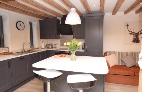 Woodfalls House | 3 Bed in Fordingbridge 66130