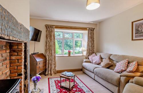 Cornhill on Tweed House | 3 Bed in Kelso 76374
