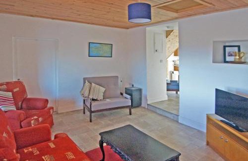 Roundstone House | 3 Bed in Roundstone oc-i234