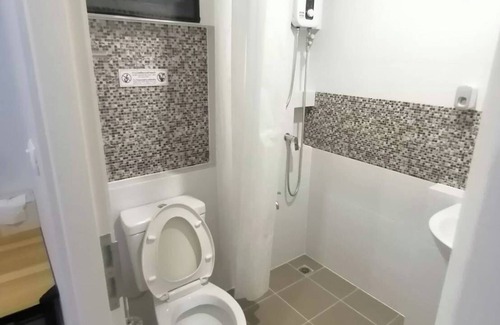 Pathum Thani House | 3-bedroom 3-bathroom townhome in the Suburbs of Bangkok with Club Pool&Gym