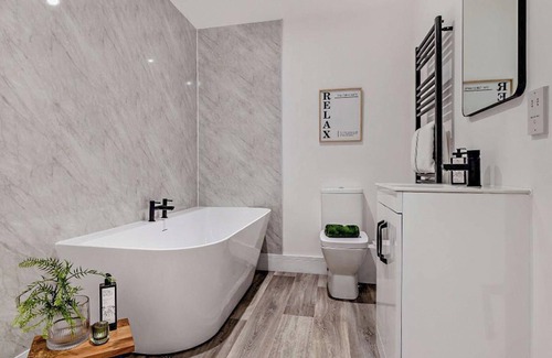 Barton-upon-Humber Apartment | 3 bedroom accommodation in Barton-upon-Humber