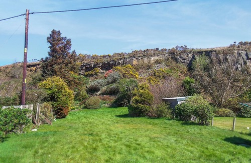 Blackwaterfoot Cottage | 3 bedroom accommodation in Blackwaterfoot