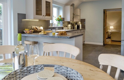 Gatehouse-of-Fleet Cottage | 3 bedroom accommodation in Gatehouse of Fleet, near Kirkcudbright