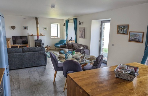 Uiginish Cottage | 3 bedroom accommodation in Uiginish, near Dunvegan