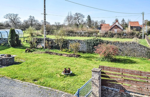 Moon-sur-Elle House | 3 bedroom accommodation in La Meauffe
