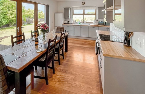 Montrose Cottage | 3 bedroom accommodation in Montrose