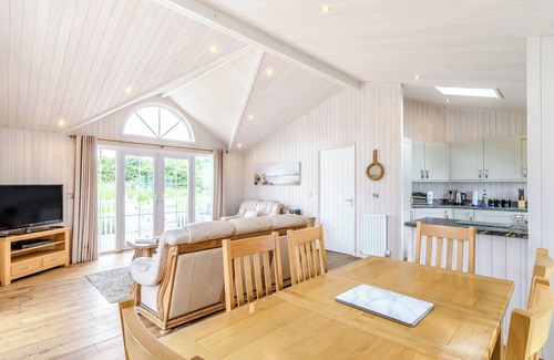 Hundall Cottage | 3 bedroom accommodation in Mercia Marina, Willington
