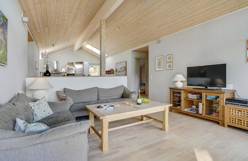 Næsby Strand House | 3 bedroom amazing home in Nakskov