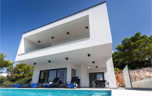 Komarna House | 3 Bedroom Amazing Home In Komarna