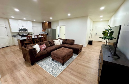 Mapleton Apartment | 3-bedroom apartment in peaceful Mapleton with WiFi, Climate Control