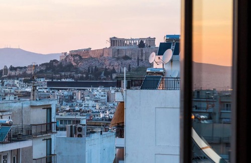Kinosargous Apartment | 3 Bedroom apt in Athens With Acropolis View
