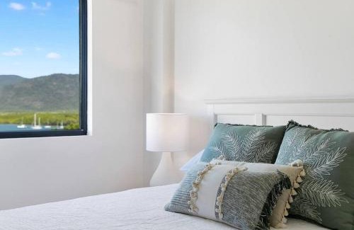 Cairns Central Business District Apartment | 3 BEDROOM CBD WATERFRONT LUXURY APARTMENT