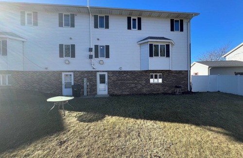 West Bend Condo | 3-bedroom condo in charming West Bend with AC, WiFi. Enjoy your stay