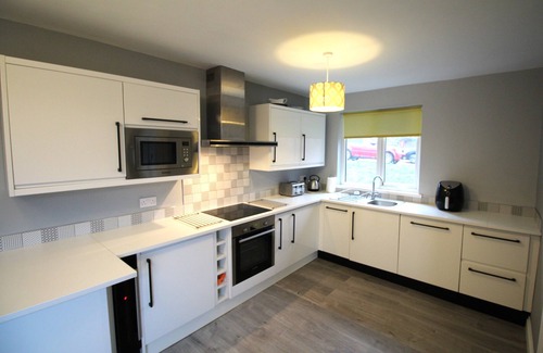 Rowlands Gill House | 3 Bedroom House - Fully Refurbished Throughout - New Kitchen & Bathroom