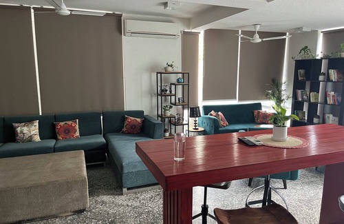 Sector 17 House | 3-bedroom house in awesome Gurugram with WiFi, AC