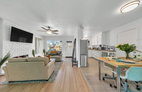 Davis House | 3-bedroom house in peaceful Davis with WiFi, AC. Enjoy your stay