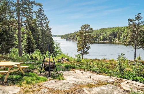 Moss Municipality House | 3 bedroom lake front home in Sperrebotn